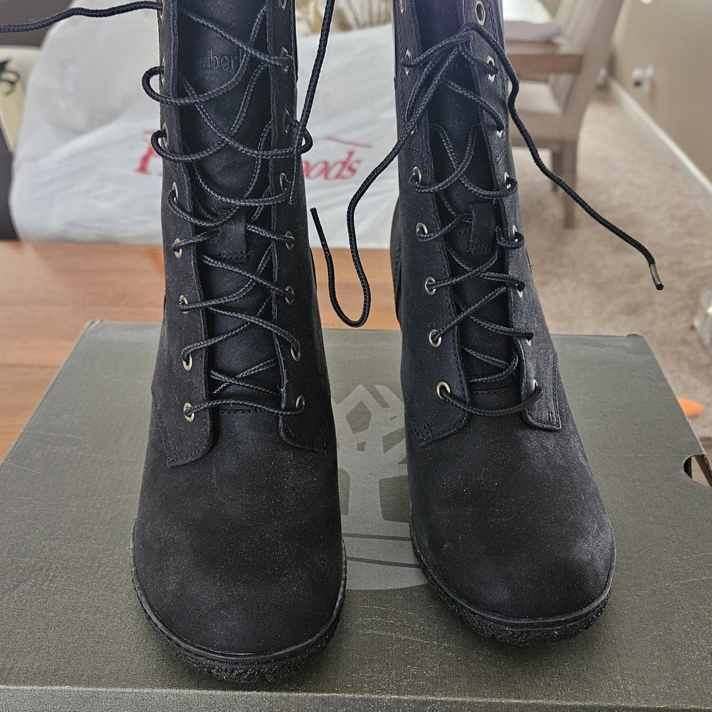 New Without Tags Timberland Women's Black Lace-Up Boots